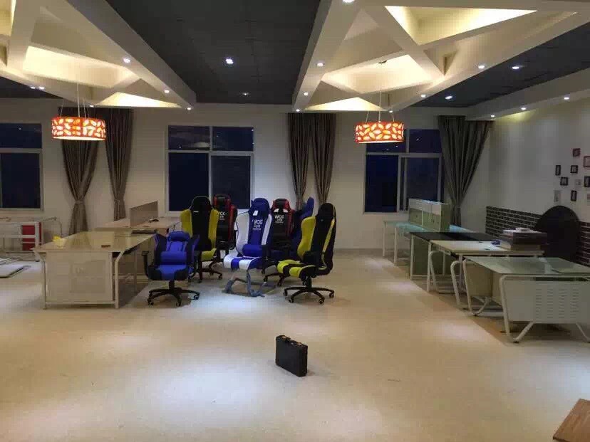 一偉網(wǎng)咖-騰方PVC石塑片材地板 一偉網(wǎng)咖-騰方PVC石塑片材地板