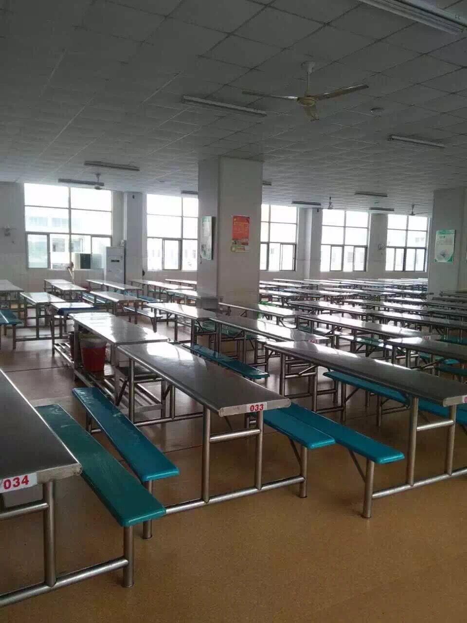 堰橋小學(xué)食堂騰方PVC塑膠地板 堰橋小學(xué)食堂騰方PVC塑膠地板