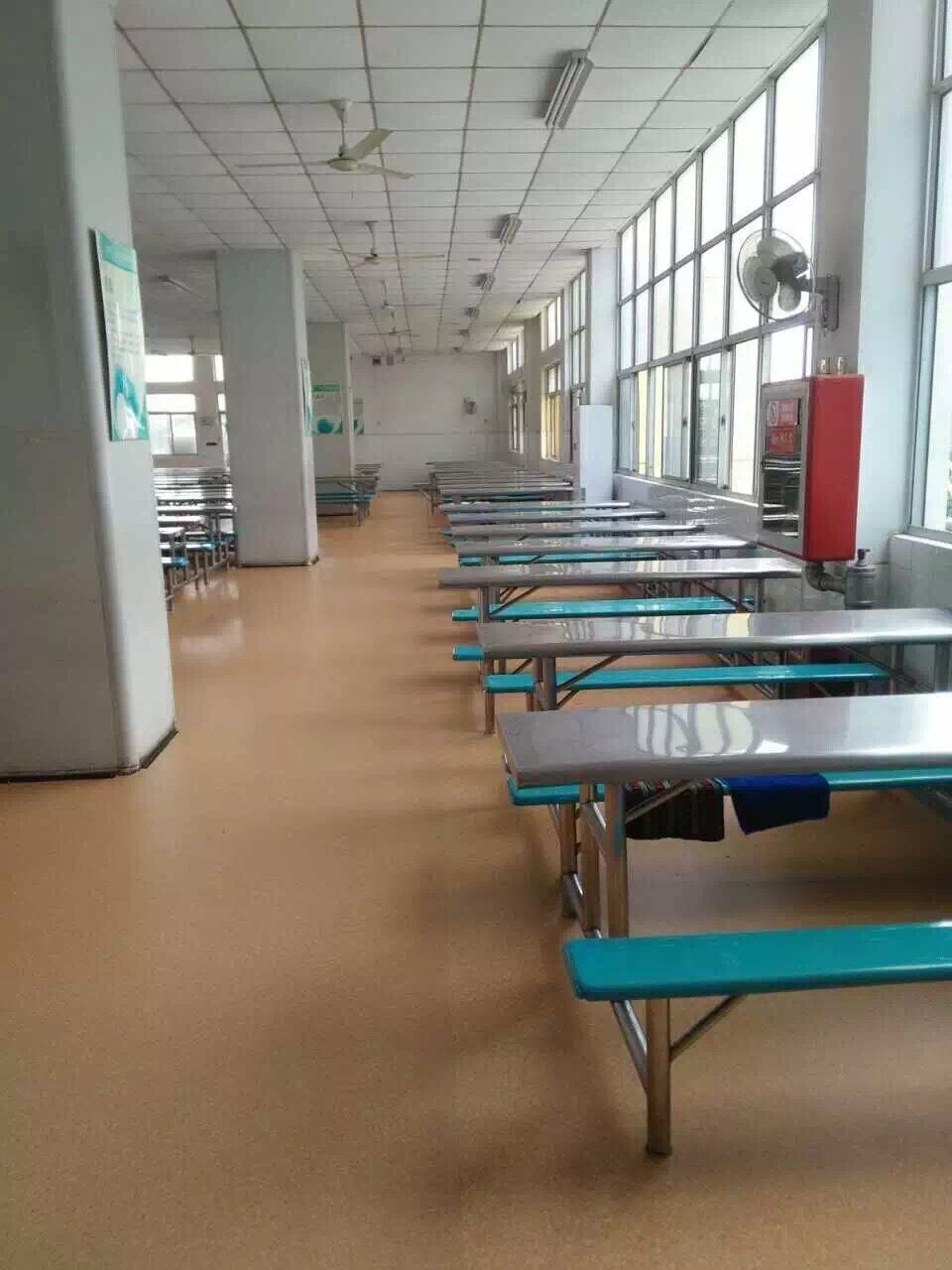 堰橋小學(xué)食堂騰方PVC塑膠地板 堰橋小學(xué)食堂騰方PVC塑膠地板