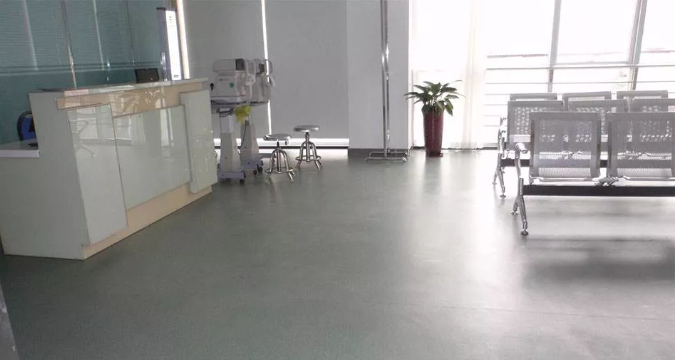 PVC全同質(zhì)透心地板和半同質(zhì)透心地板有什么不同？