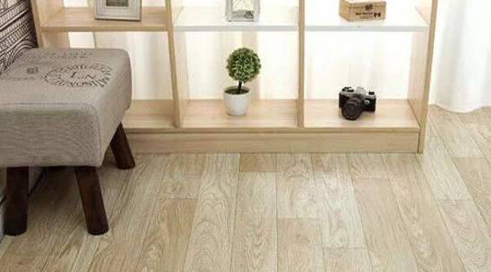 pvc塑膠地板可以直接鋪設(shè)瓷磚地面上嗎？