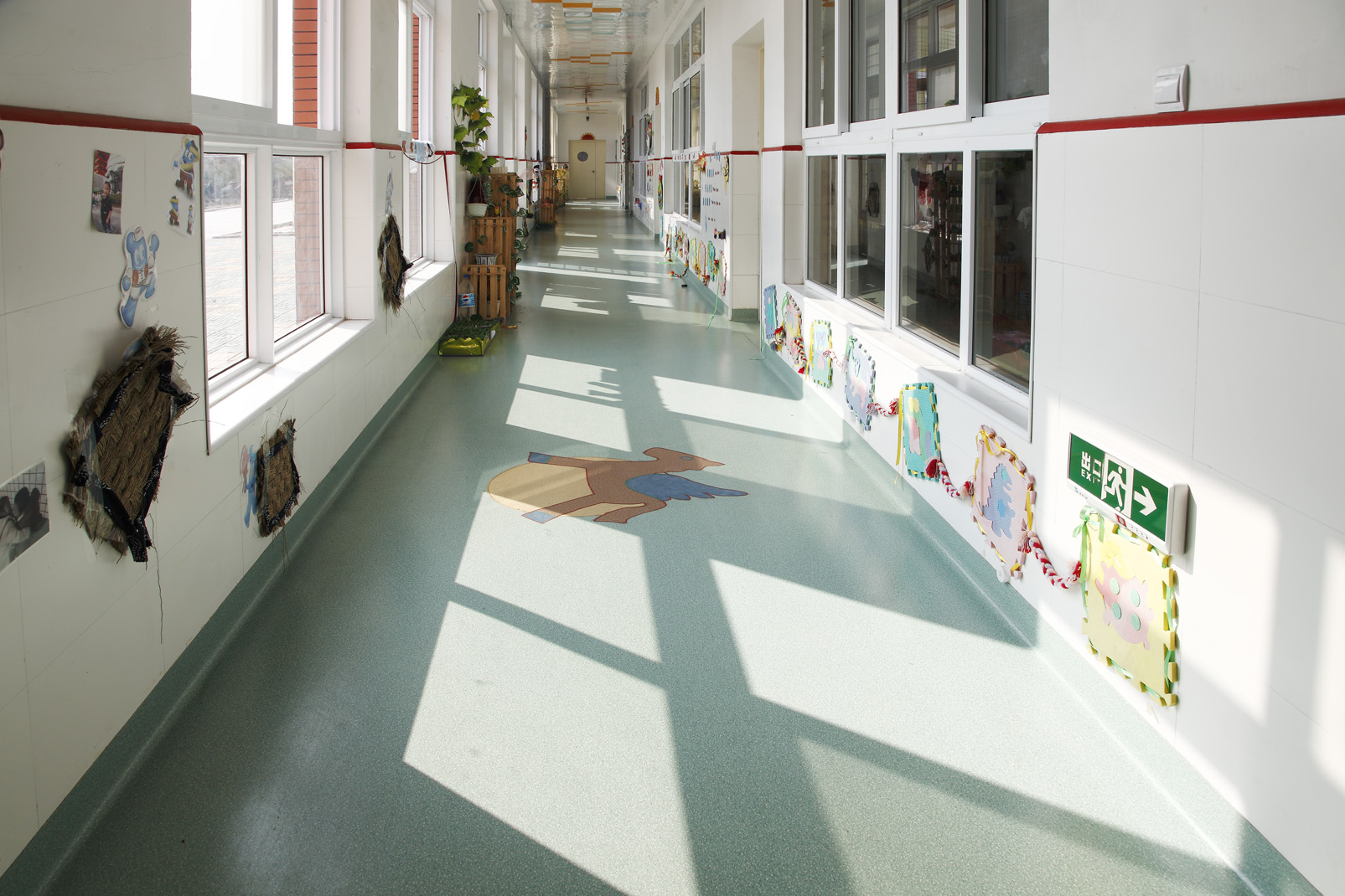 劣質(zhì)兒童PVC地板一般有哪些特點(diǎn)？【騰方PVC地板】