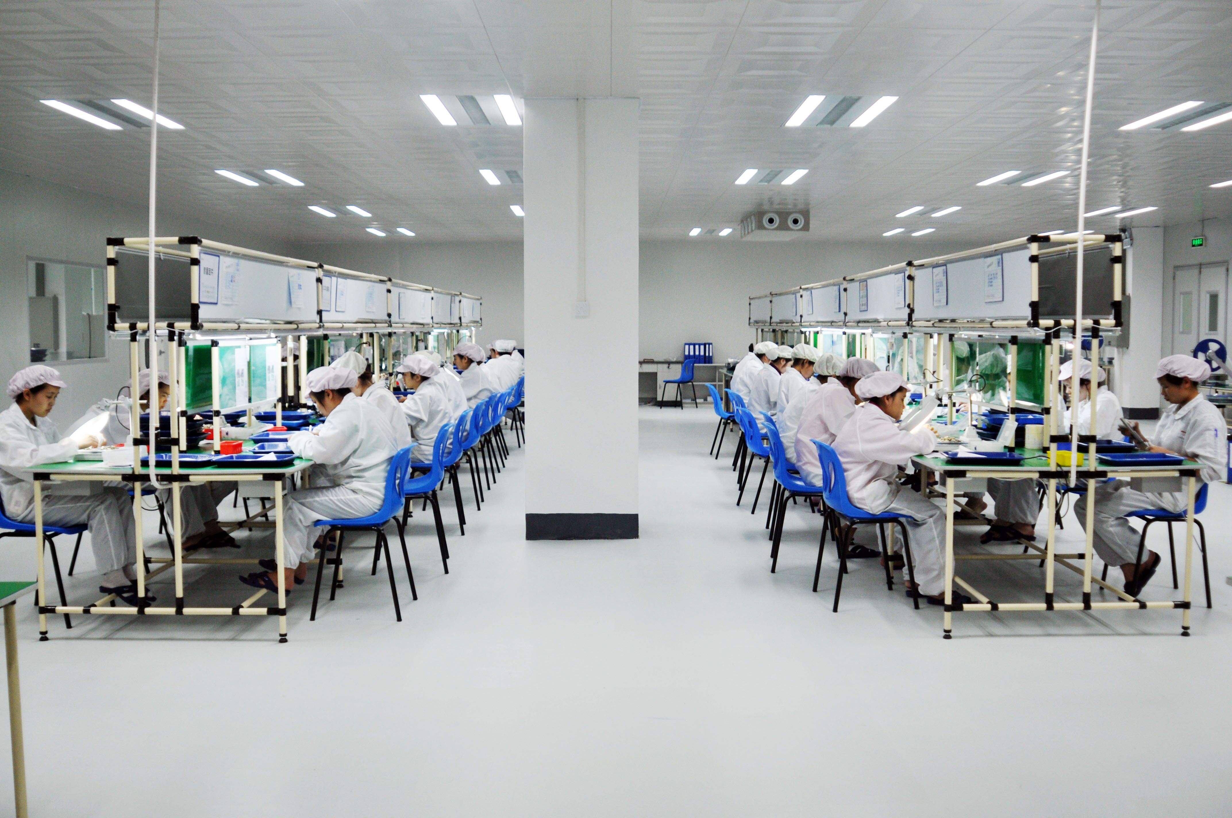 工廠車(chē)間PVC地板應(yīng)該如何選擇？【騰方PVC地板】