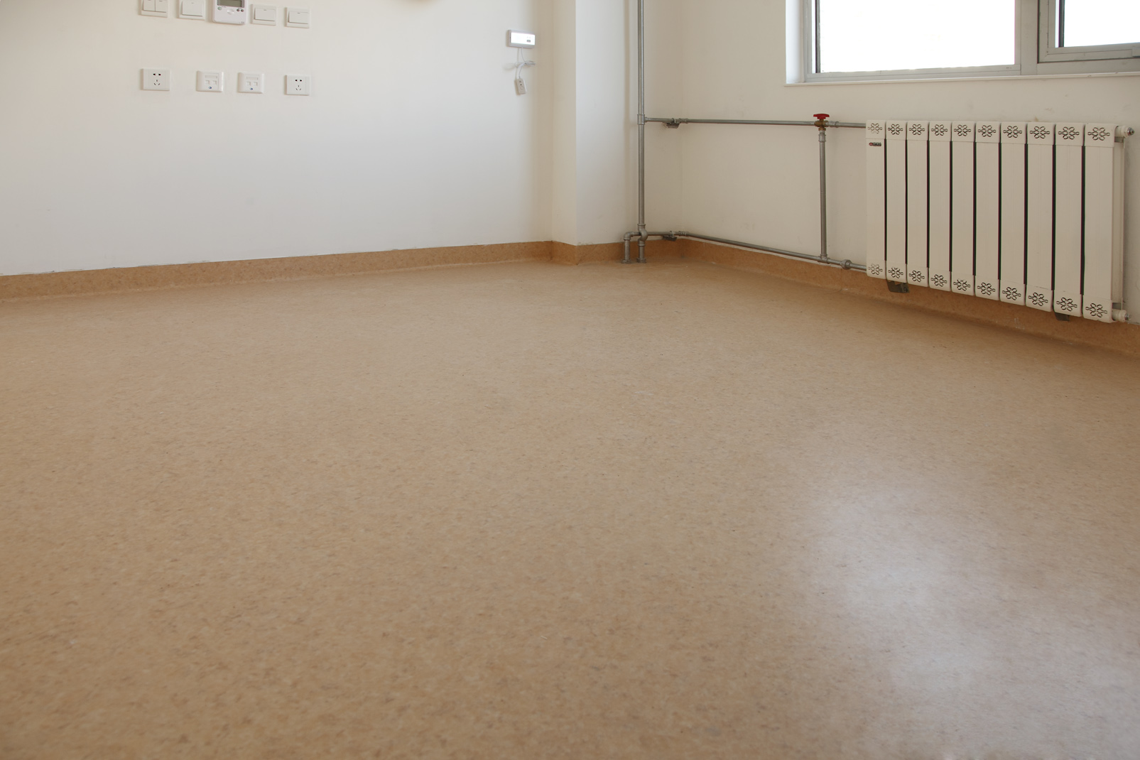 正值開學(xué)季，說一說學(xué)校PVC地板的一些特點【騰方PVC地板】