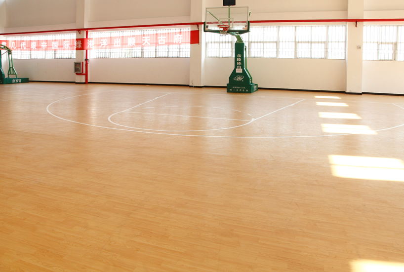 體育場(chǎng)pvc運(yùn)動(dòng)地板品牌怎么選？【騰方PVC地板】