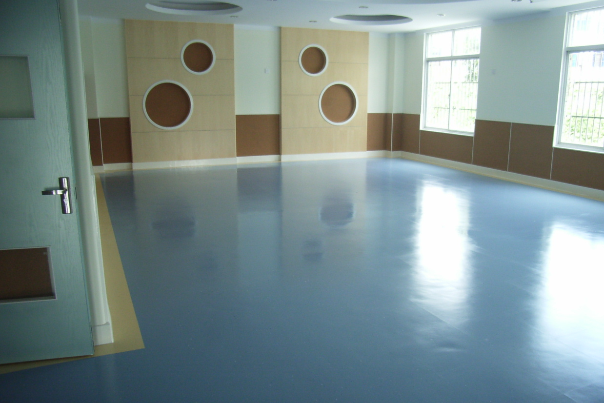 學校幼兒園地板膠，引起社會關(guān)注【騰方PVC地板】